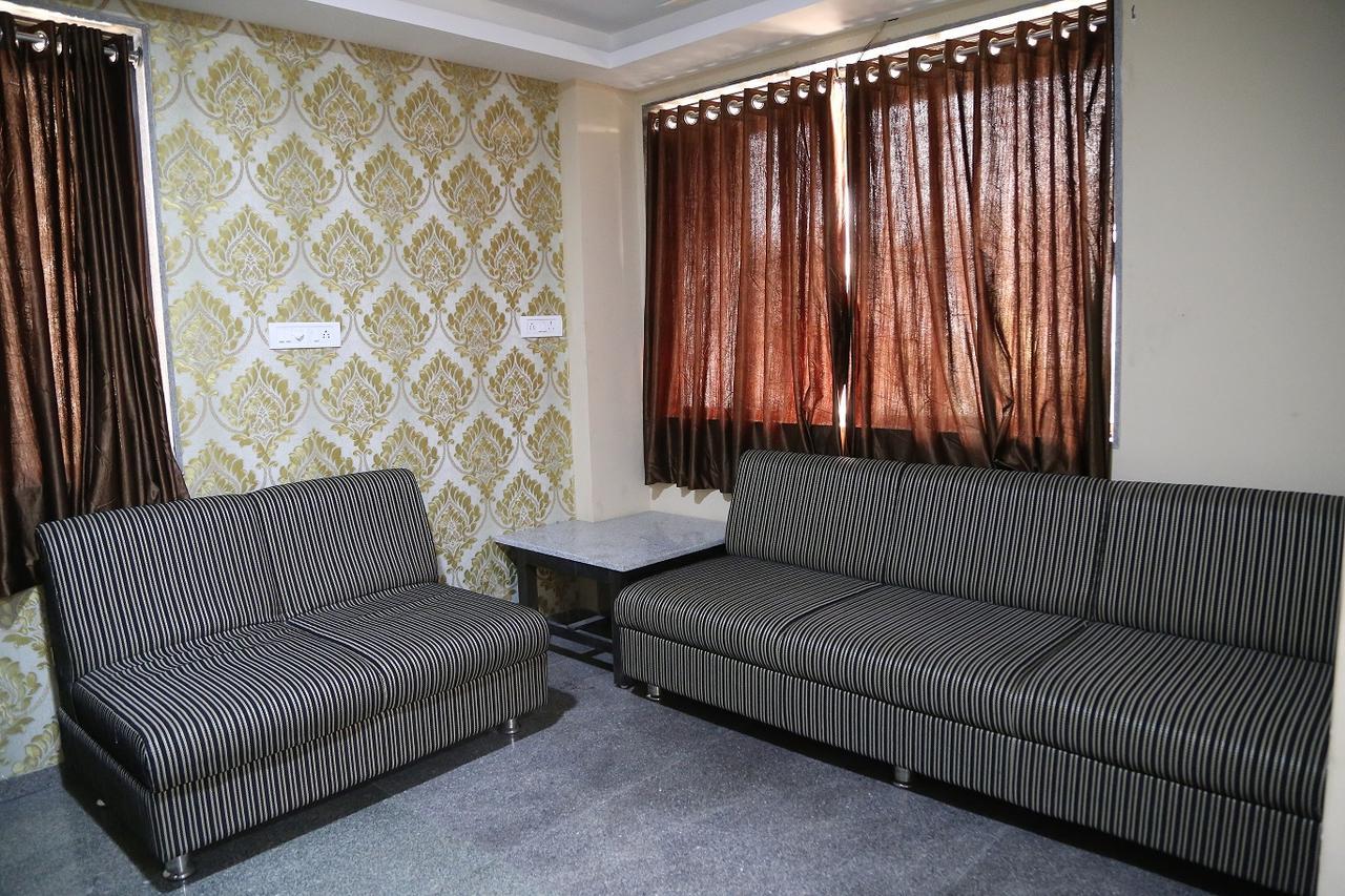 Royal Rituals Hotel Surat Exterior foto