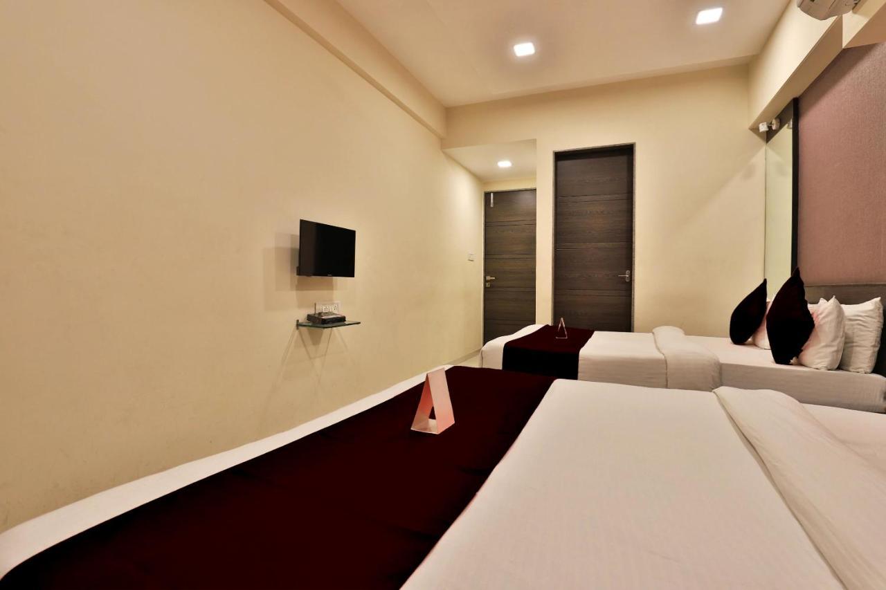 Royal Rituals Hotel Surat Exterior foto